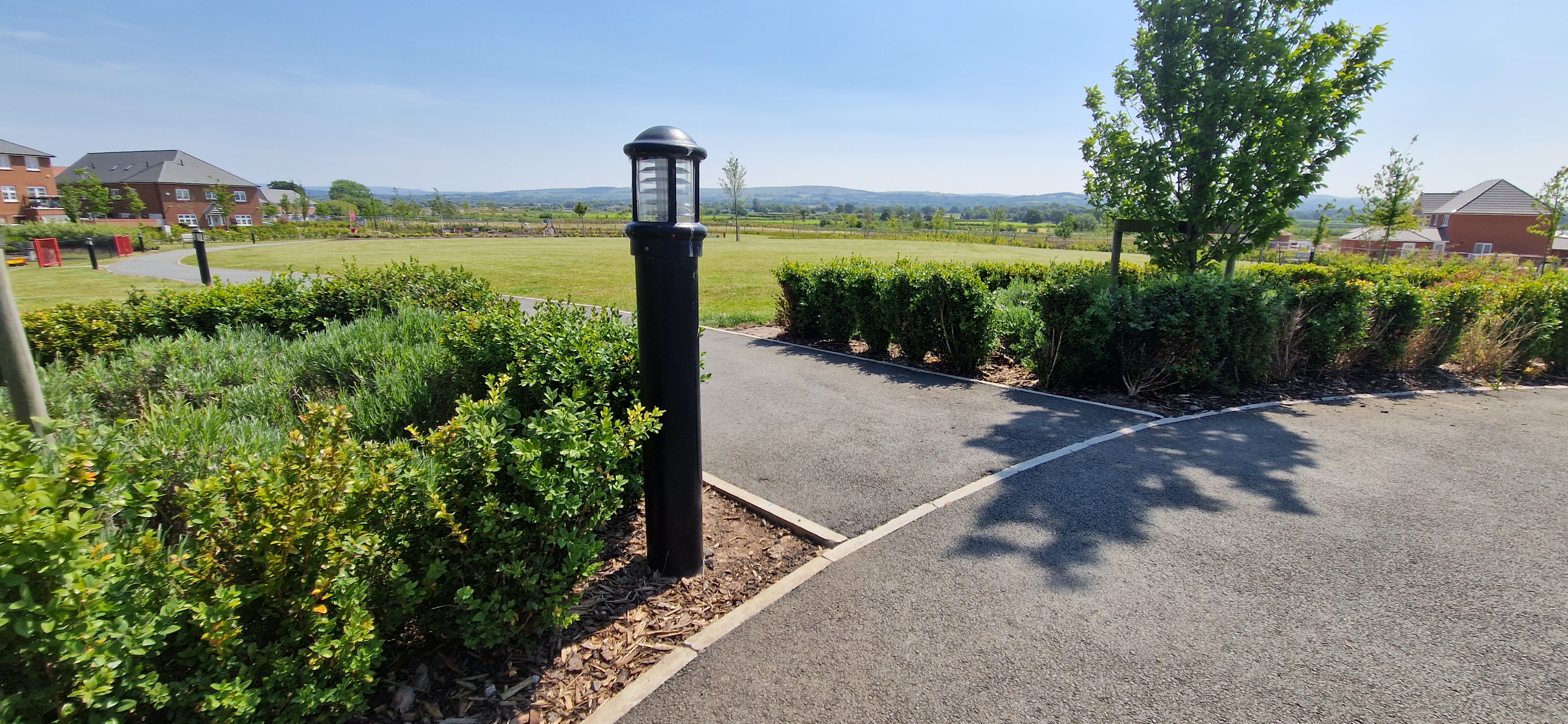 Pathfinder 2 Mains Bollard